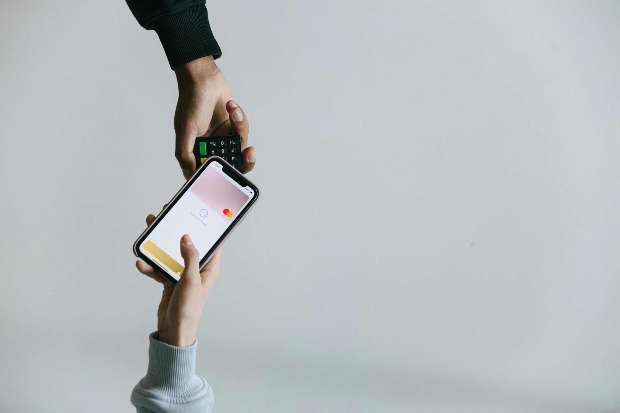 How Cashless Systems Improve Customer Loyalty and Engagement